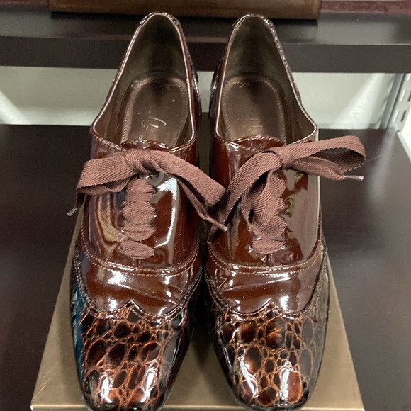 Franco Sarto Brown Oxford Shoes - Picture 4 of 9